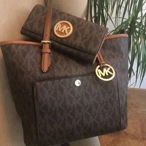 Michael Kors Jet Set w/ matching wallet
